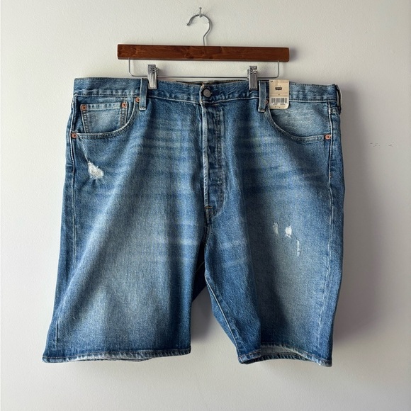 NWT Levi's 501 distressed‎ men's shorts size 42 - Picture 1 of 7